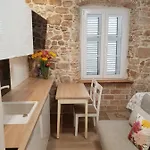 Studio Sunset Ζαντάρ