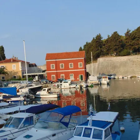 Studio Sunset 아파트 *